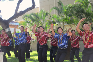 'Iolani hulu dancers performed at a reception.