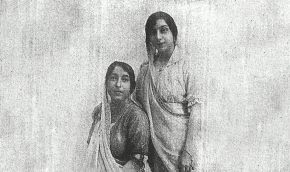 Mithan, standing by her mother, Herabai, in 1919